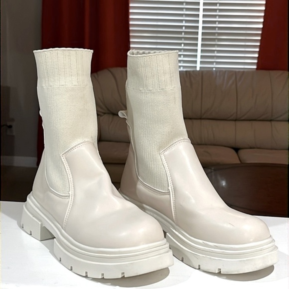 Women’s Ivory Knit Chunky Heel Ankle Boot EUR Size 39